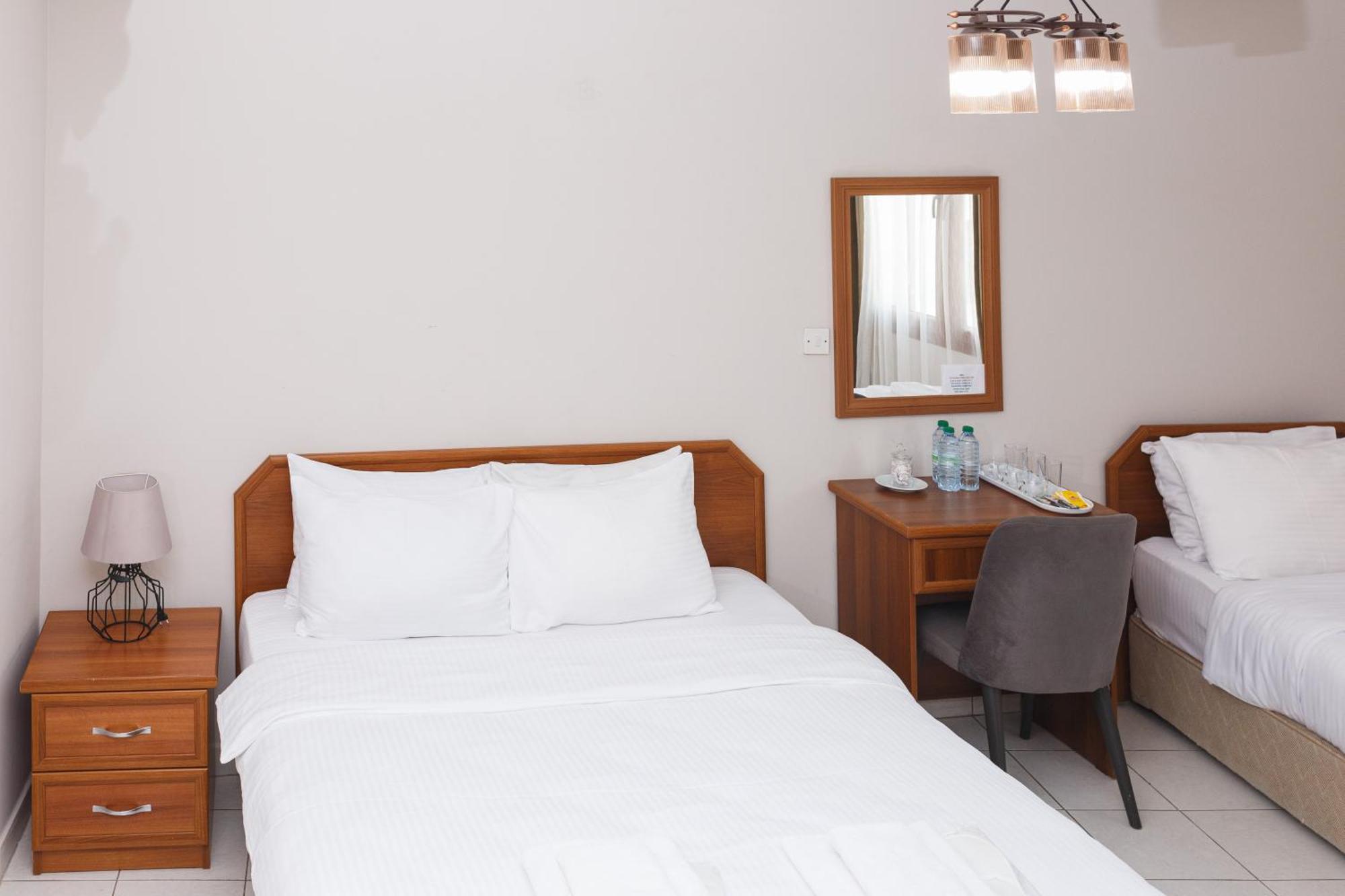 Homelike Guest House Kyrenia  Esterno foto