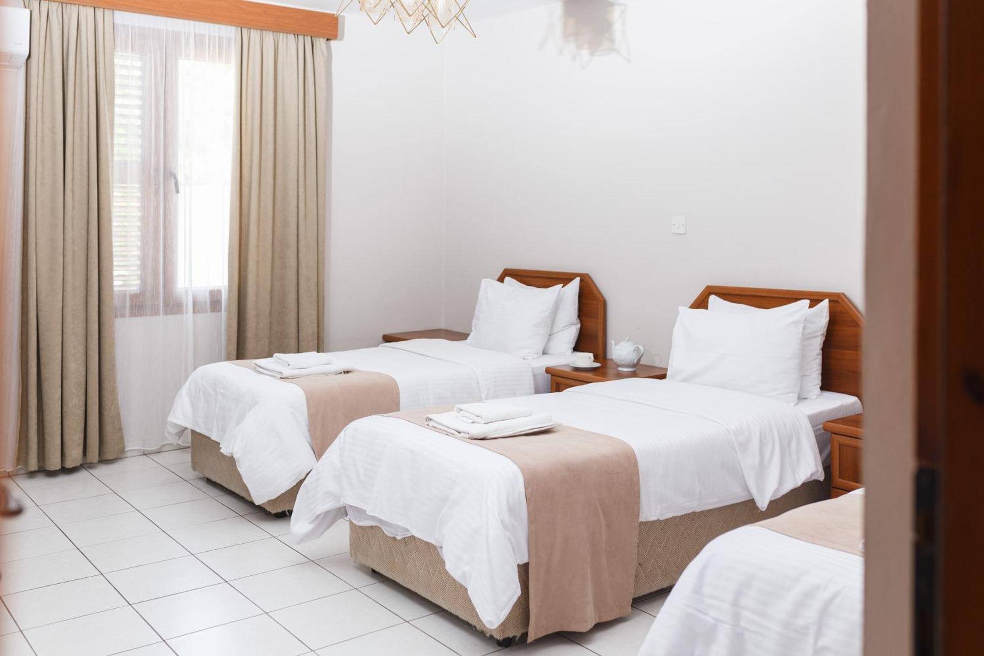 Homelike Guest House Kyrenia  Esterno foto